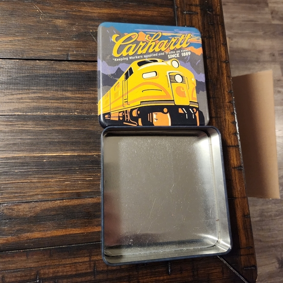 Carhartt Tin - Picture 3 of 3